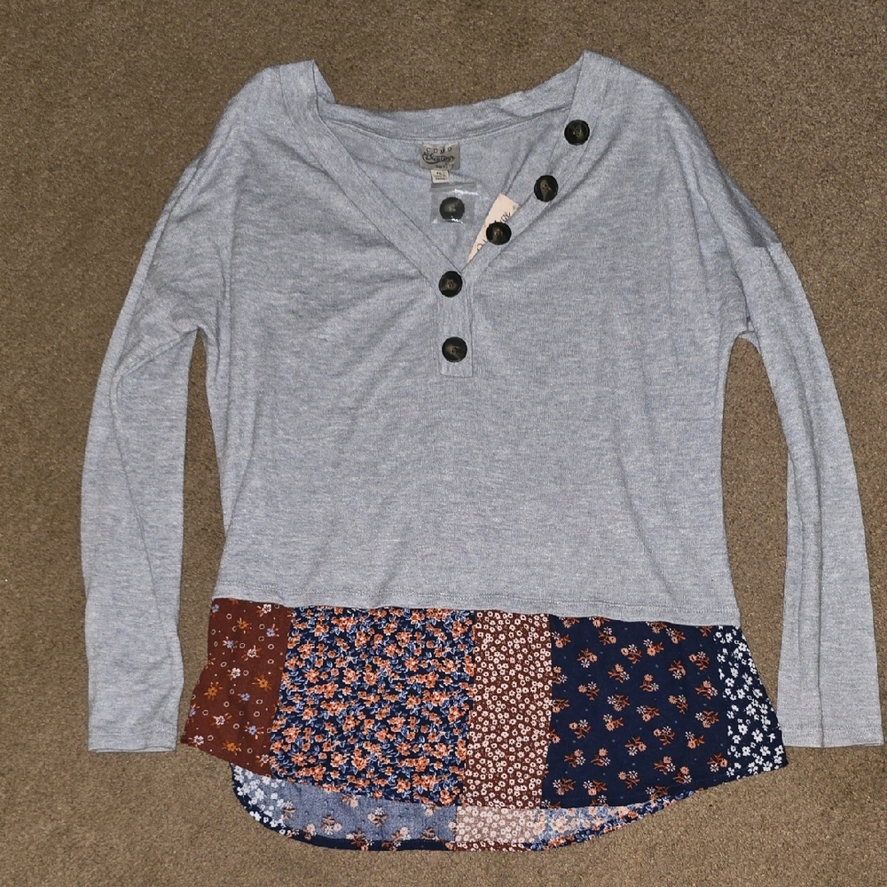 Como Vintage Gray Button-Up Top